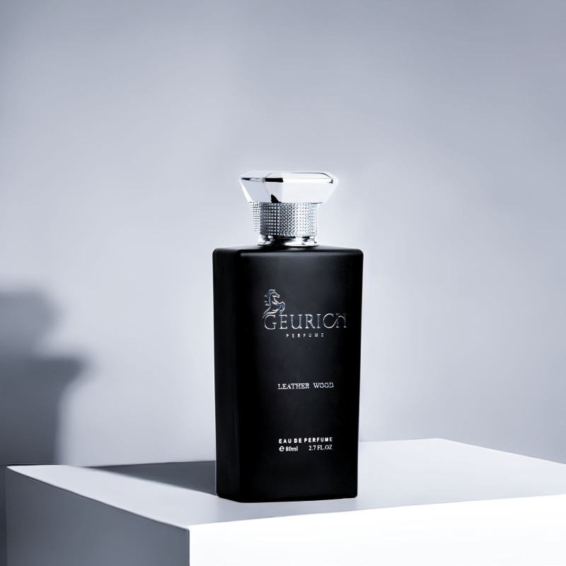 عطر ليذر وود