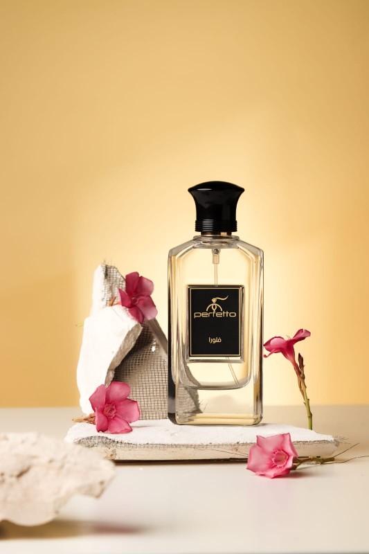 عطر فلورا